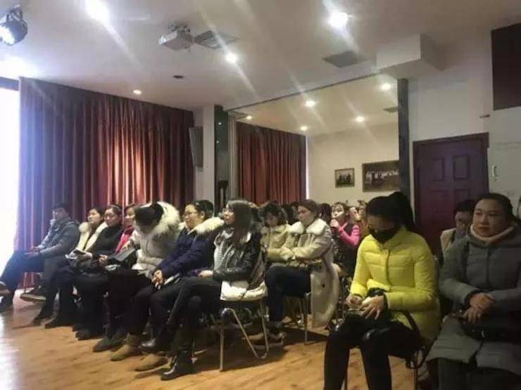 【报道】读谱与琴谱版本的选择|SG胜游艺术家鲍释贤大师班洛阳站圆满结束。诤悠担