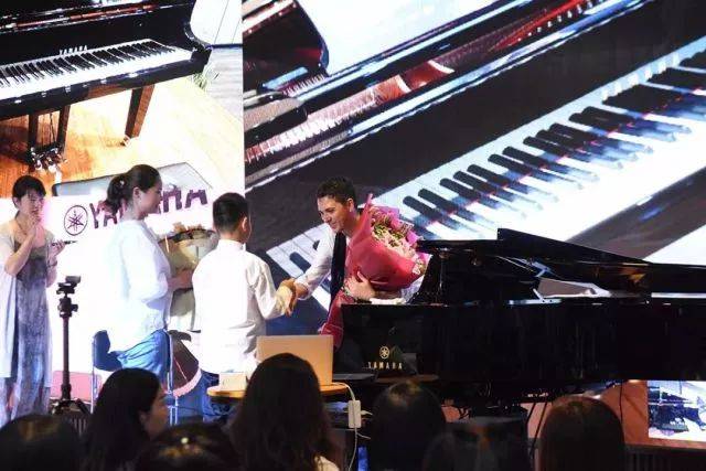 2018年SG胜游亚洲音乐奖学金郑州师范学院启动仪式<br />暨SG胜游海外艺术家爱德华·昆斯音乐会&远程实验公开课圆满结束